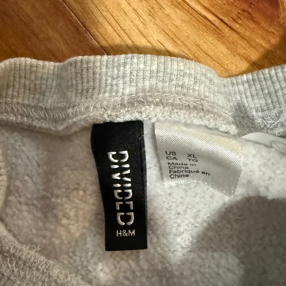 H&M Gray Sweater with Disney Characters - Picture 3 of 3